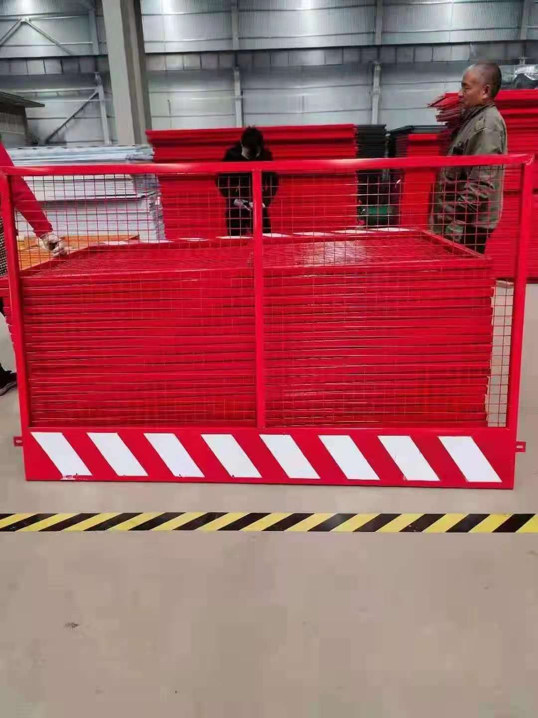 基坑电梯防护围栏